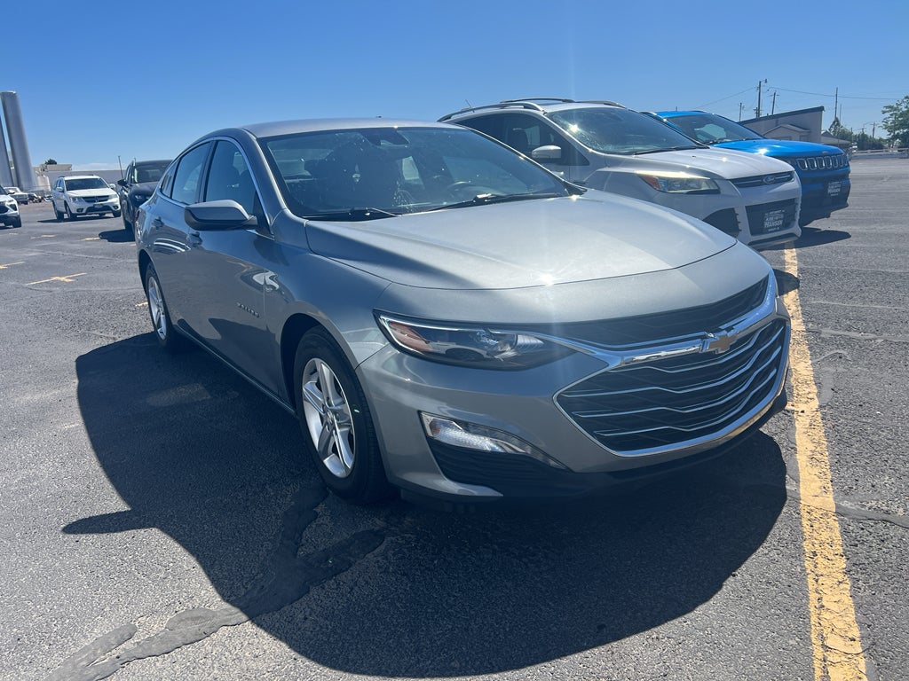 2024 Chevrolet Malibu 1LT in Sterling Gray Metallic — front three-quarter view