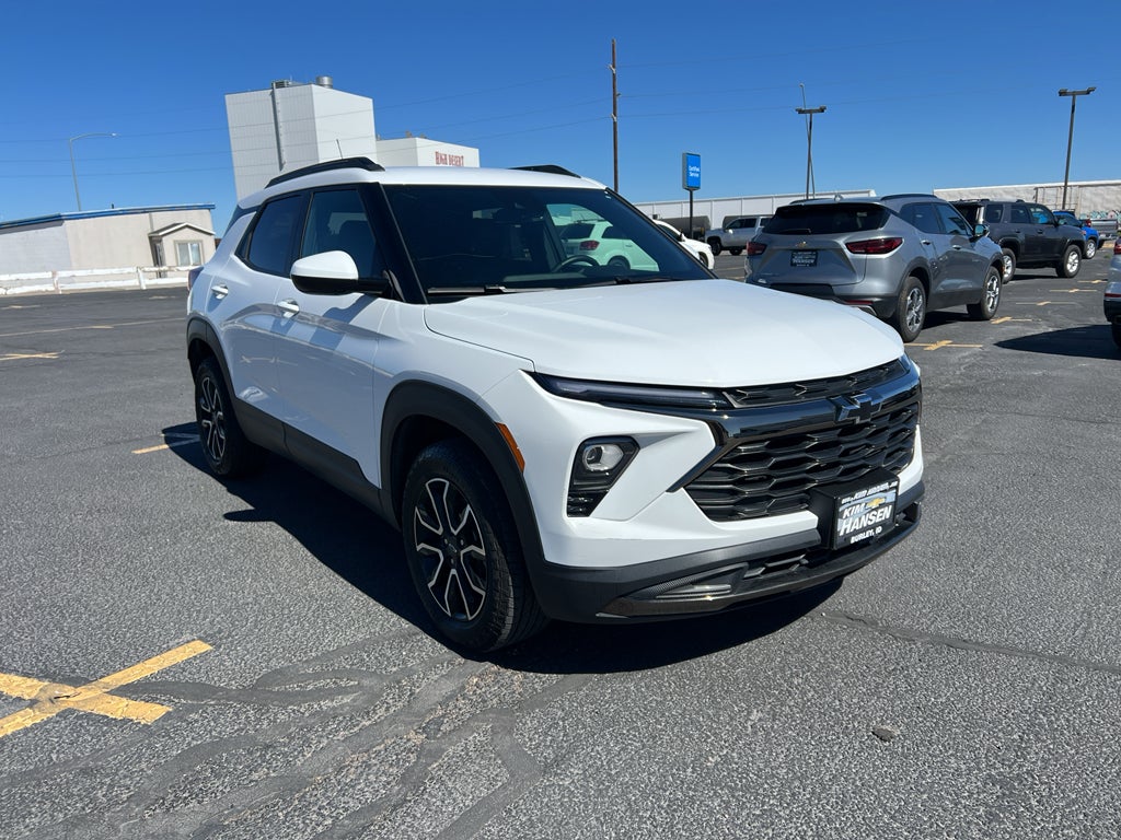 2024 Chevrolet Trailblazer ACTIV in Summit White — front three-quarter view